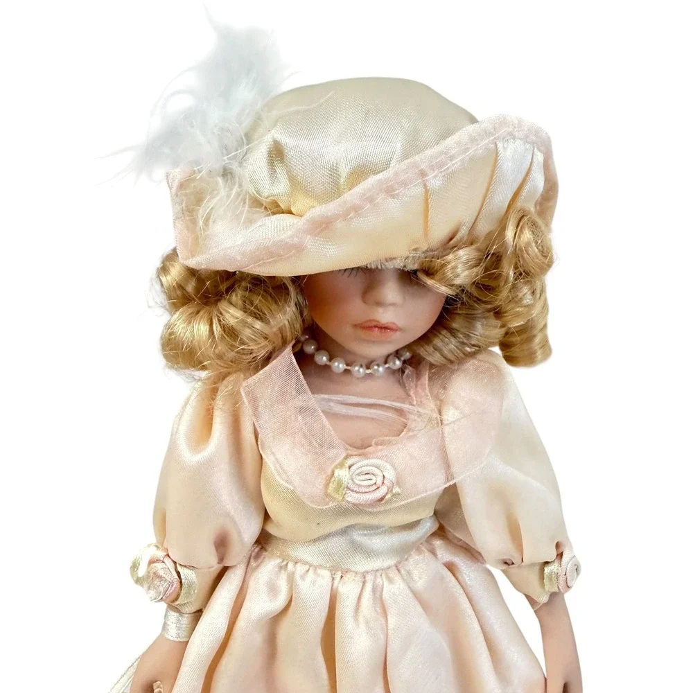 Victorian Porcelain Doll Girls OS Peach Victorian Lace Rose Floral Hat Stand